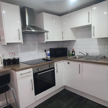 1 Bedroom Flat, Sleeps Up To 5Ppl, City Center Cardiff Extérieur photo