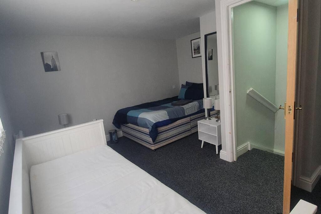 1 Bedroom Flat, Sleeps Up To 5Ppl, City Center Cardiff Extérieur photo