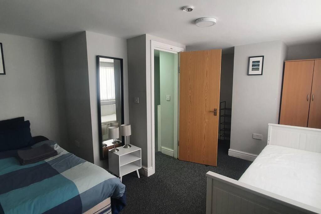 1 Bedroom Flat, Sleeps Up To 5Ppl, City Center Cardiff Extérieur photo